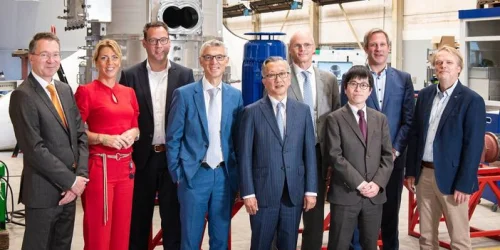 Japanse ambassadeur bezoekt Hosokawa Micron